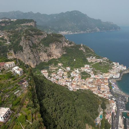 La Lucciola Apartment Amalfi Luaran gambar