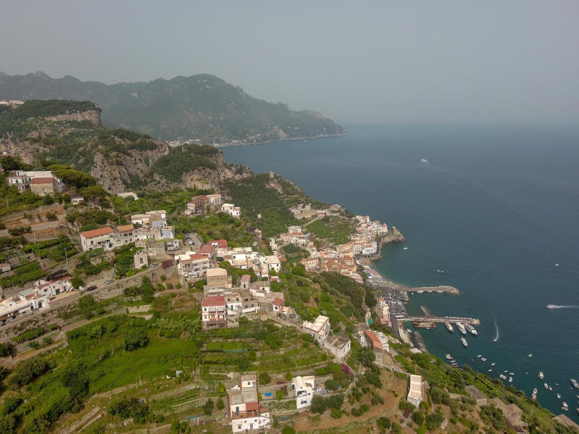La Lucciola Apartment Amalfi Luaran gambar